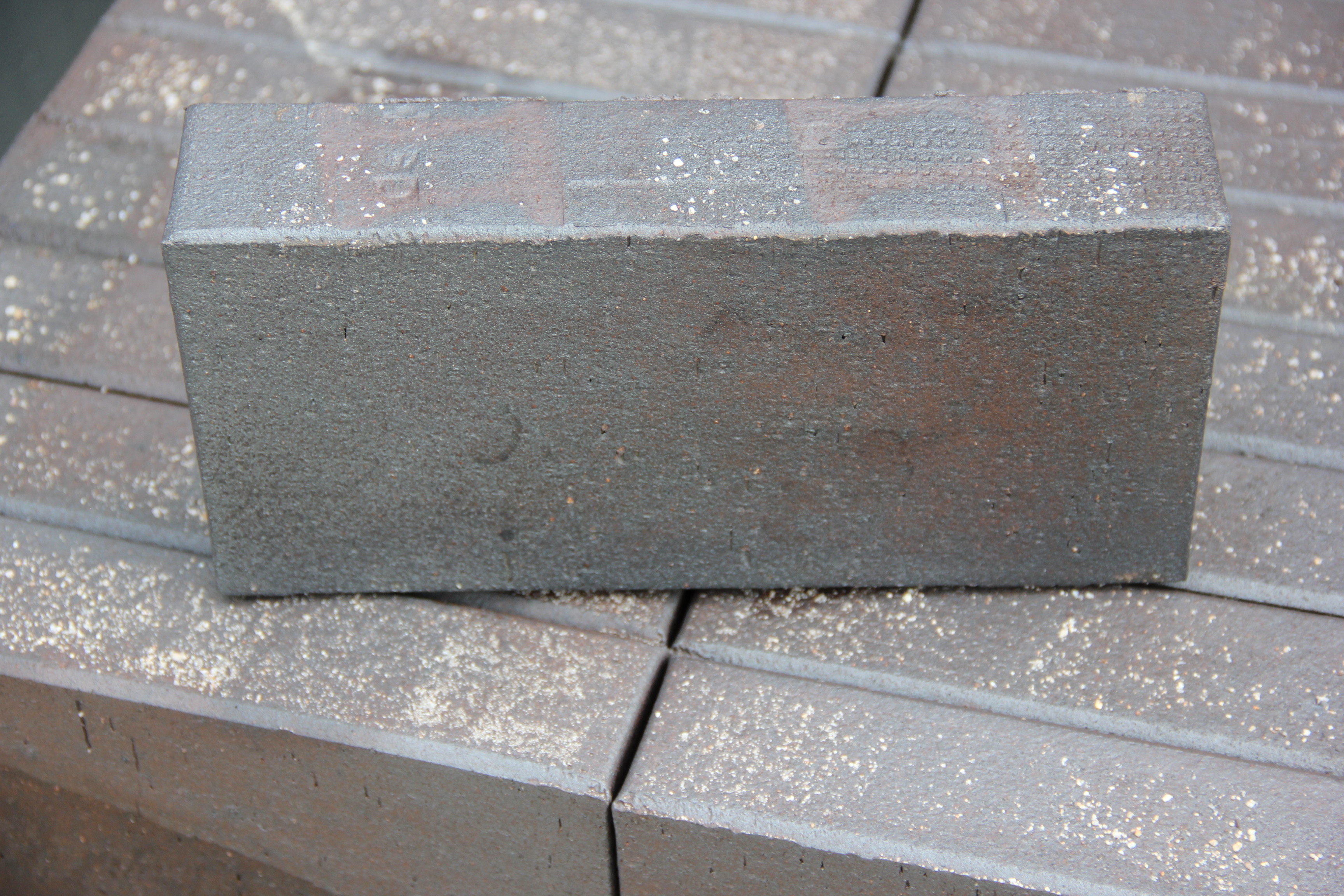 PFLASTERKLINKER WIENBERGER 200X100X52MM DRESDEN BESTELLWARE